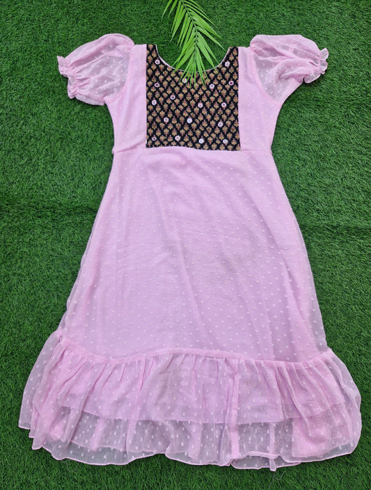 Elegant Anarkali feeding Kurthi with Embroidered Detailing