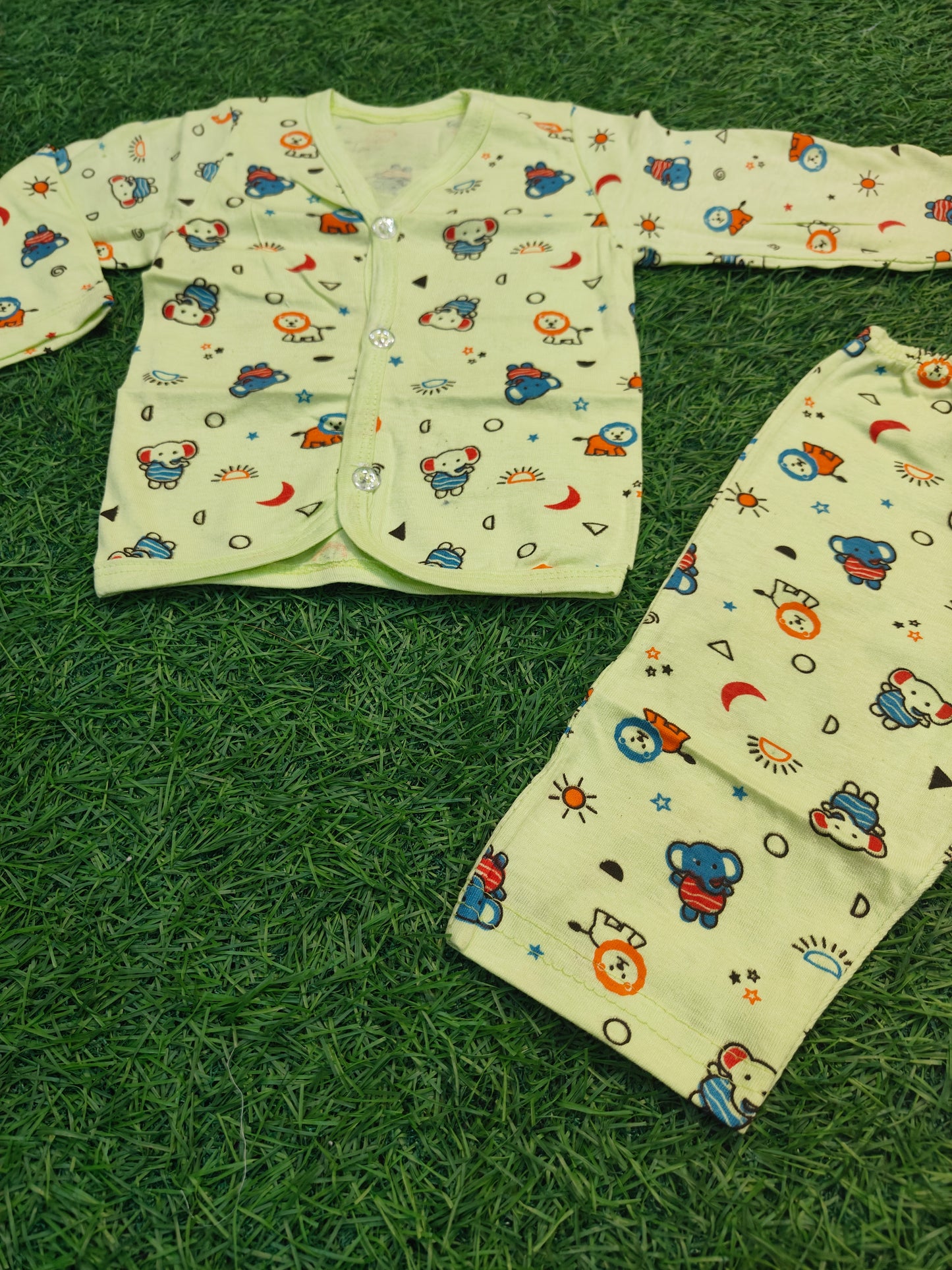 Adorable Cartoon Print Baby Cardigan and Pants Set - 2-Piece Outfit (best 1 dispatched)