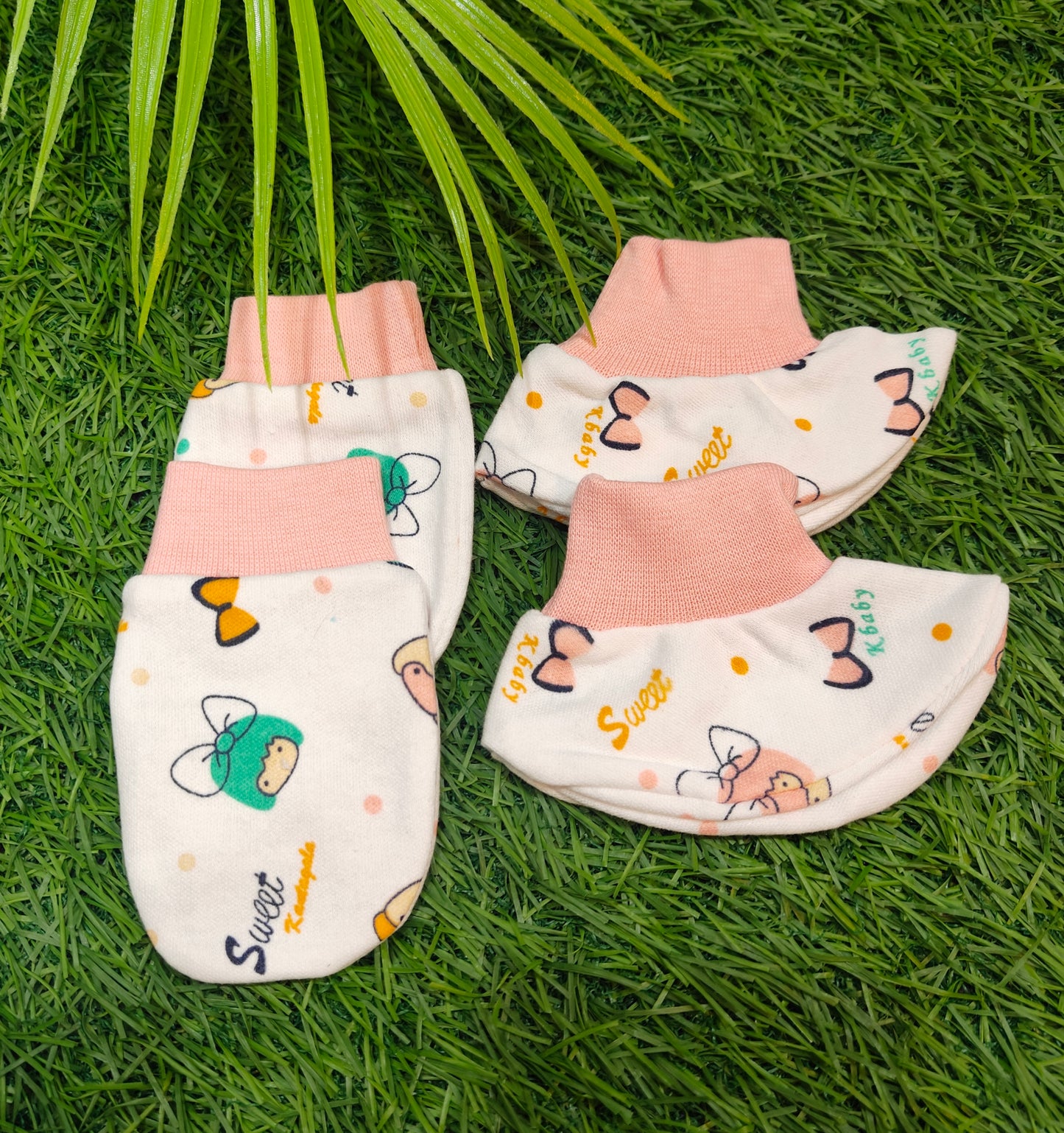 Handgloves & Sock set - cute print (any one dispatched)