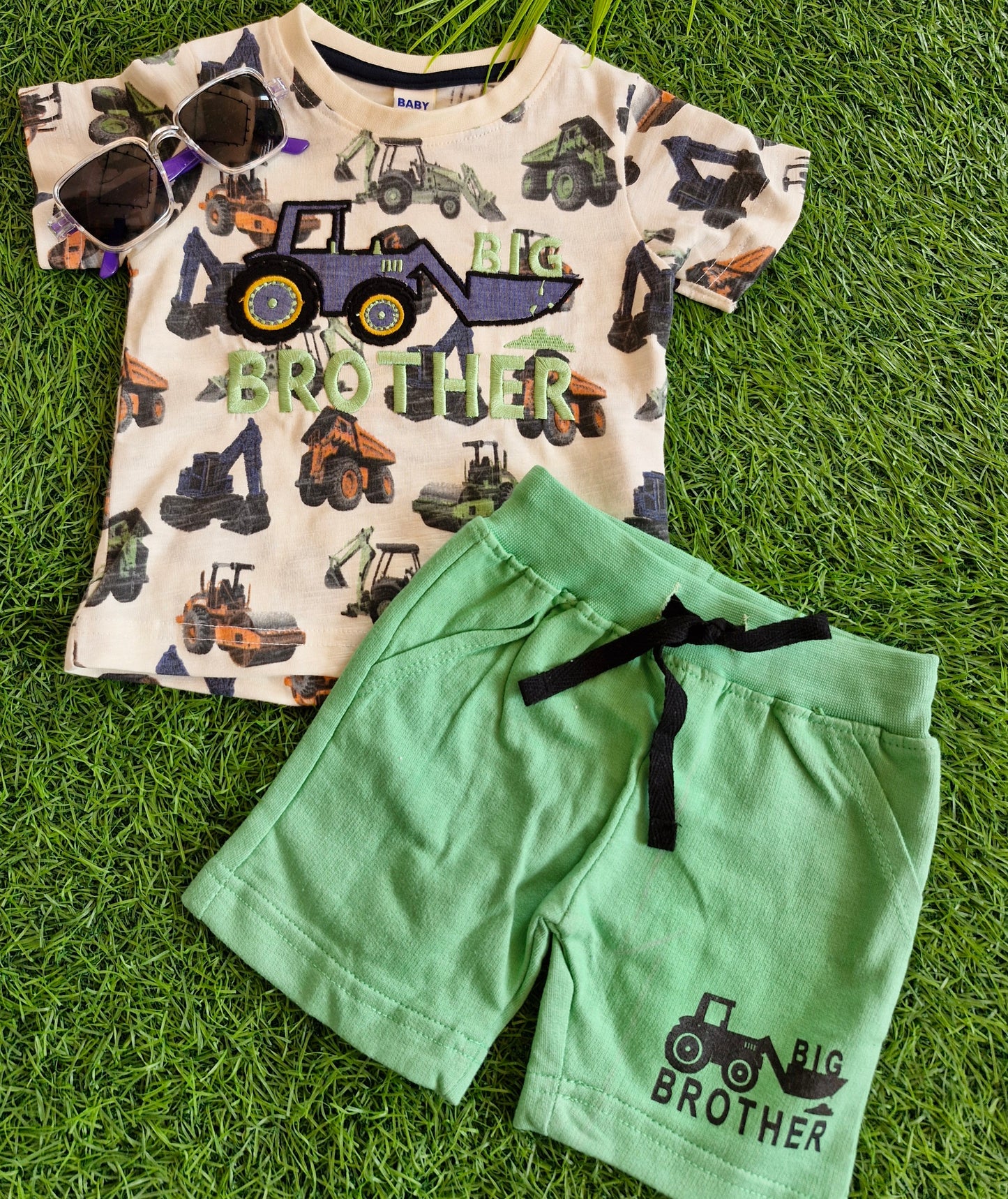 Boys' T-Shirt & Trousers Set - Stylish & Comfortable