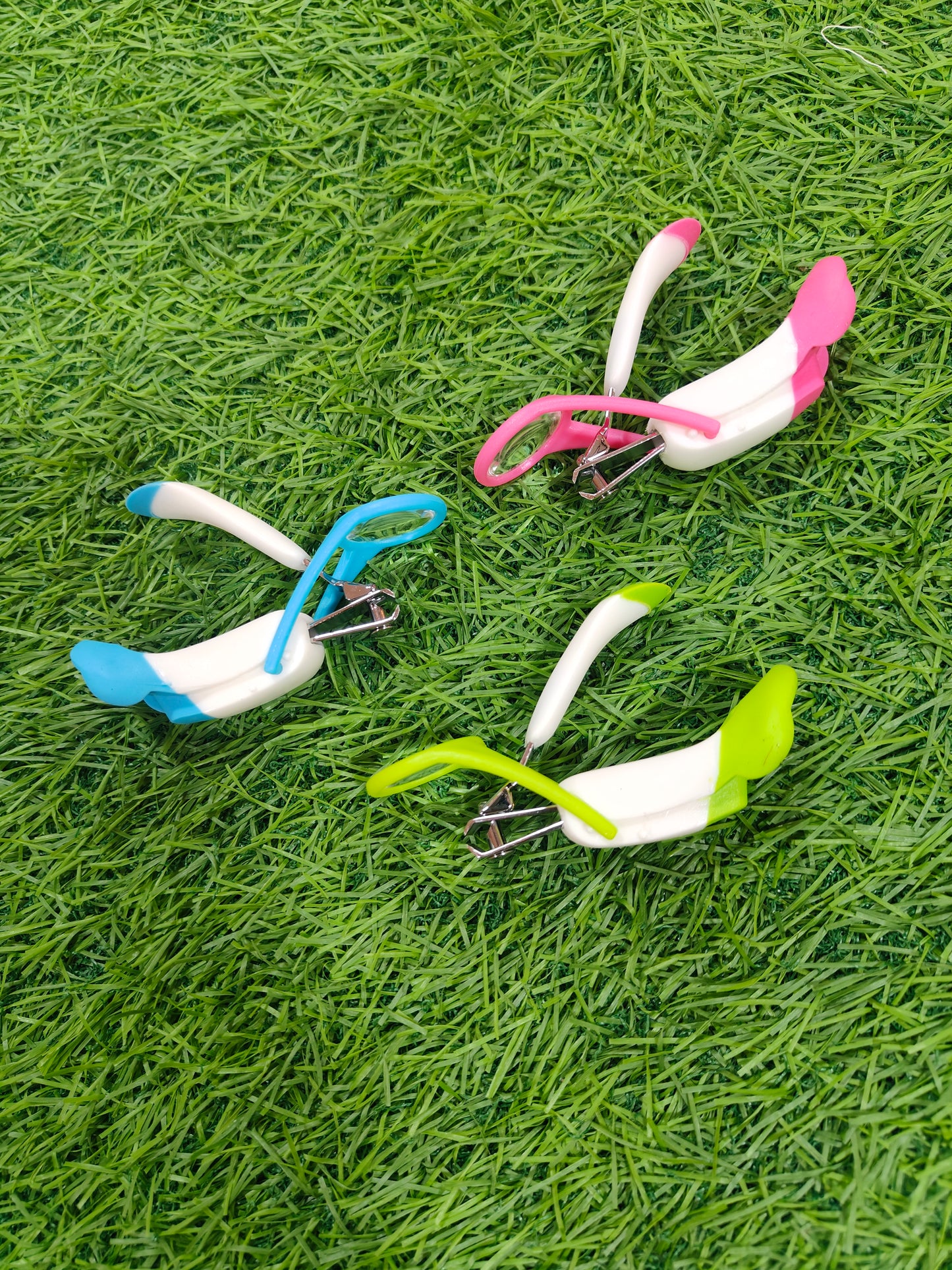 Nailcutter with magnifying glass