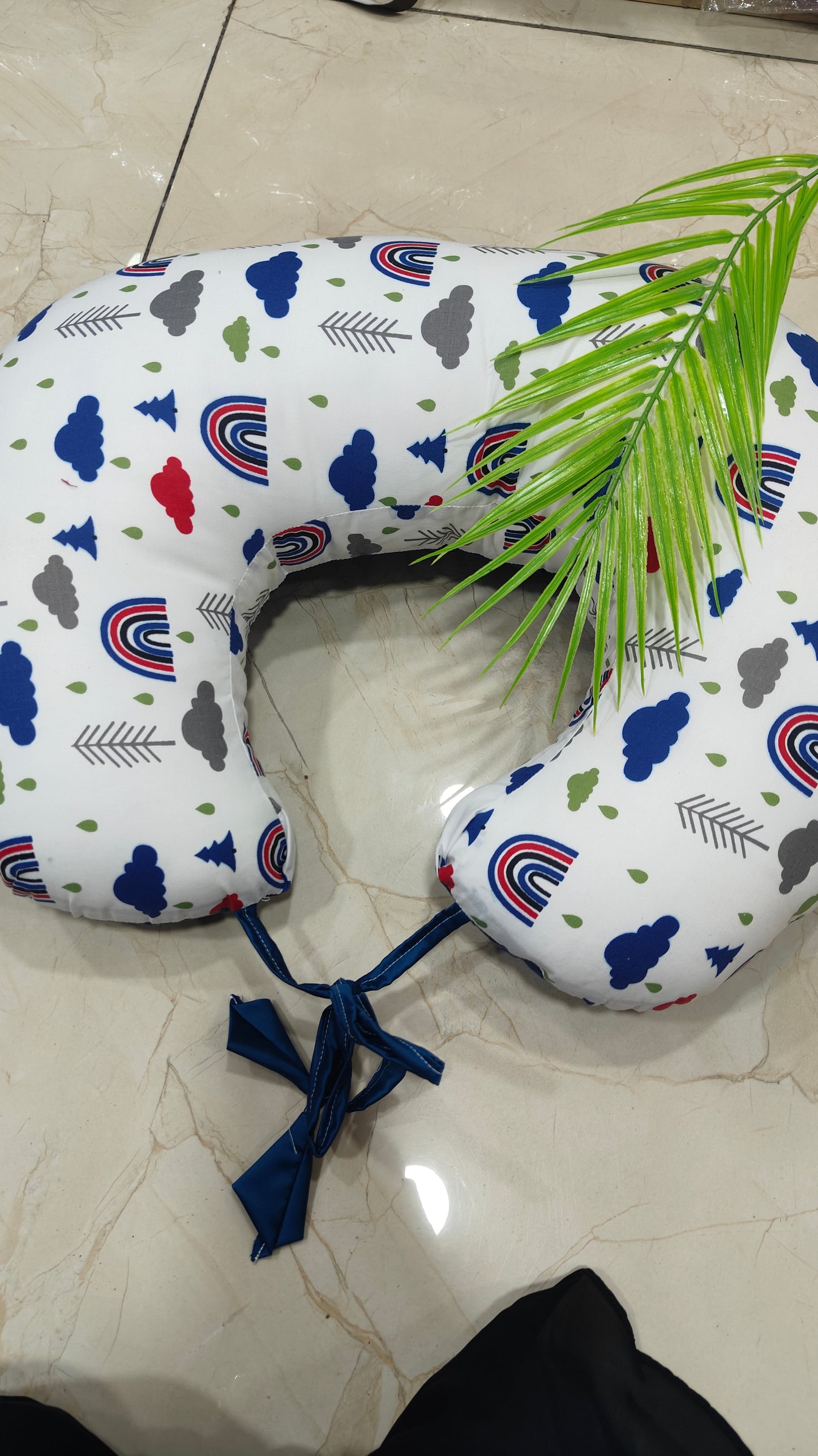 Luxury Newborn Bedding Set with Cradle, Net, Travel Bed, Feeding Pillow and Lotus Bed
