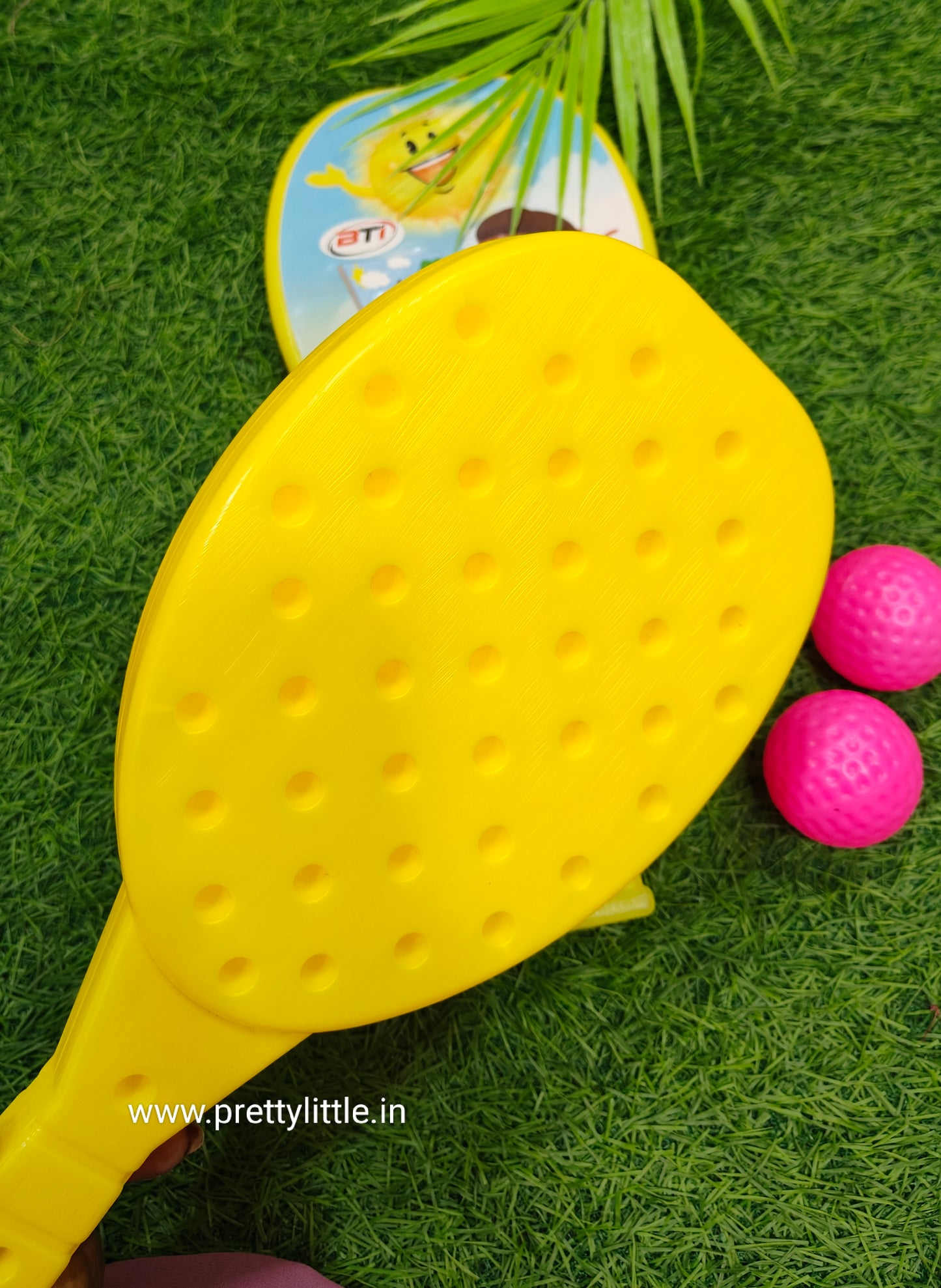 Cute Animal-Themed Kids' Paddle Bat Set (2 Bats + 2 Balls)