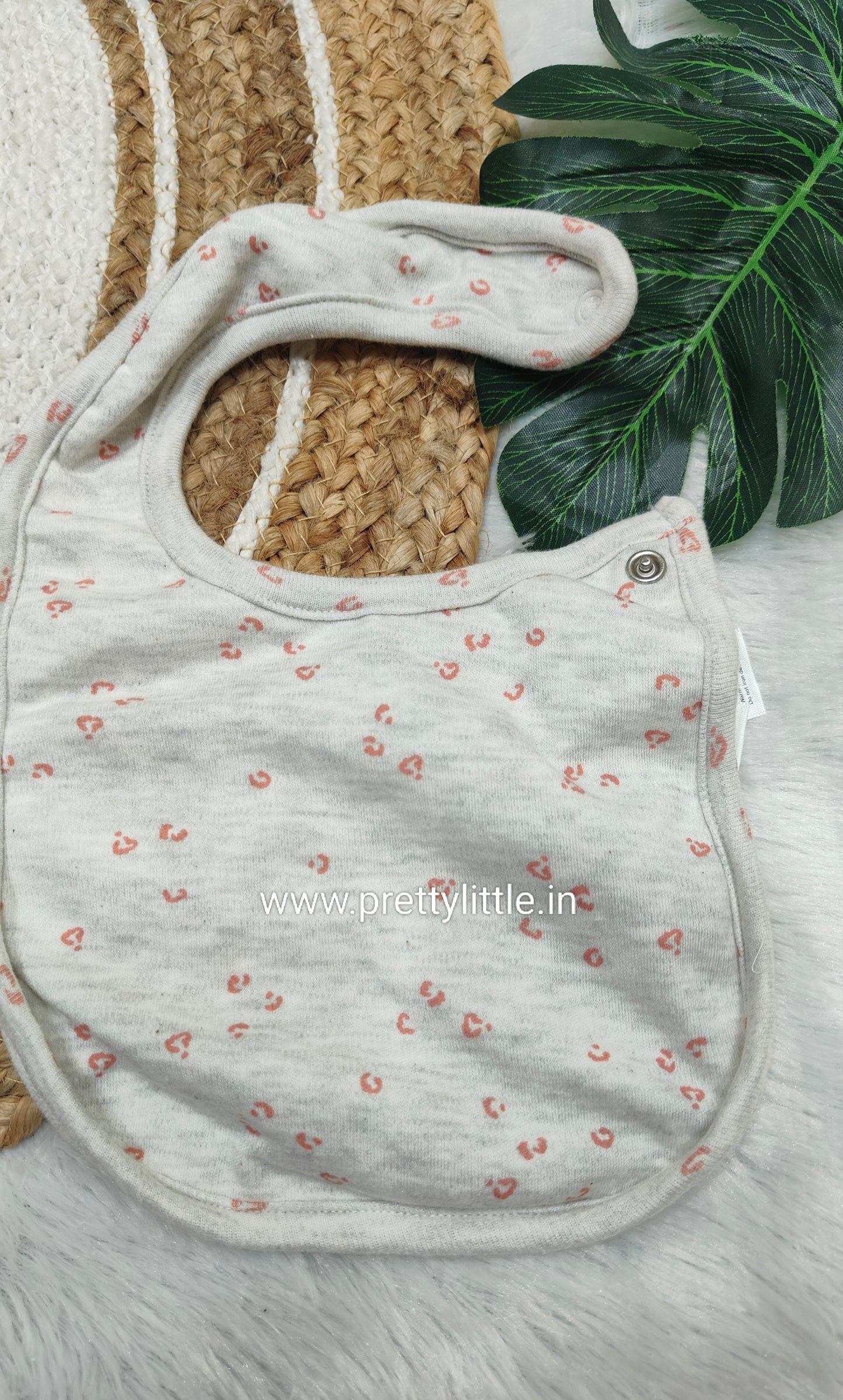Baby Feeding Bib Combo – Pack of 2 (₹100 Only)