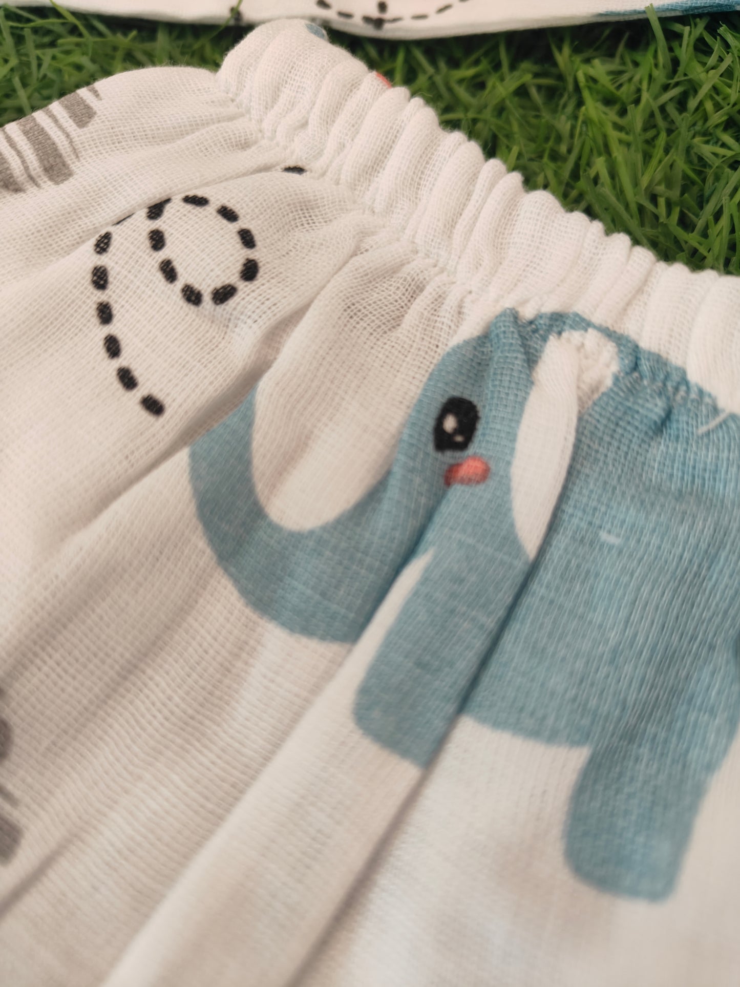 Premium Muslin full hand with pant set (0-1 yr standard size)( best one dispatched)