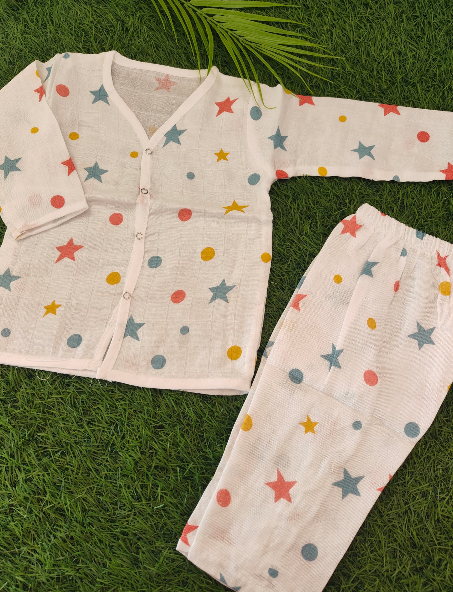 Premium Muslin full hand with pant set (0-1 yr standard size)( best one dispatched)