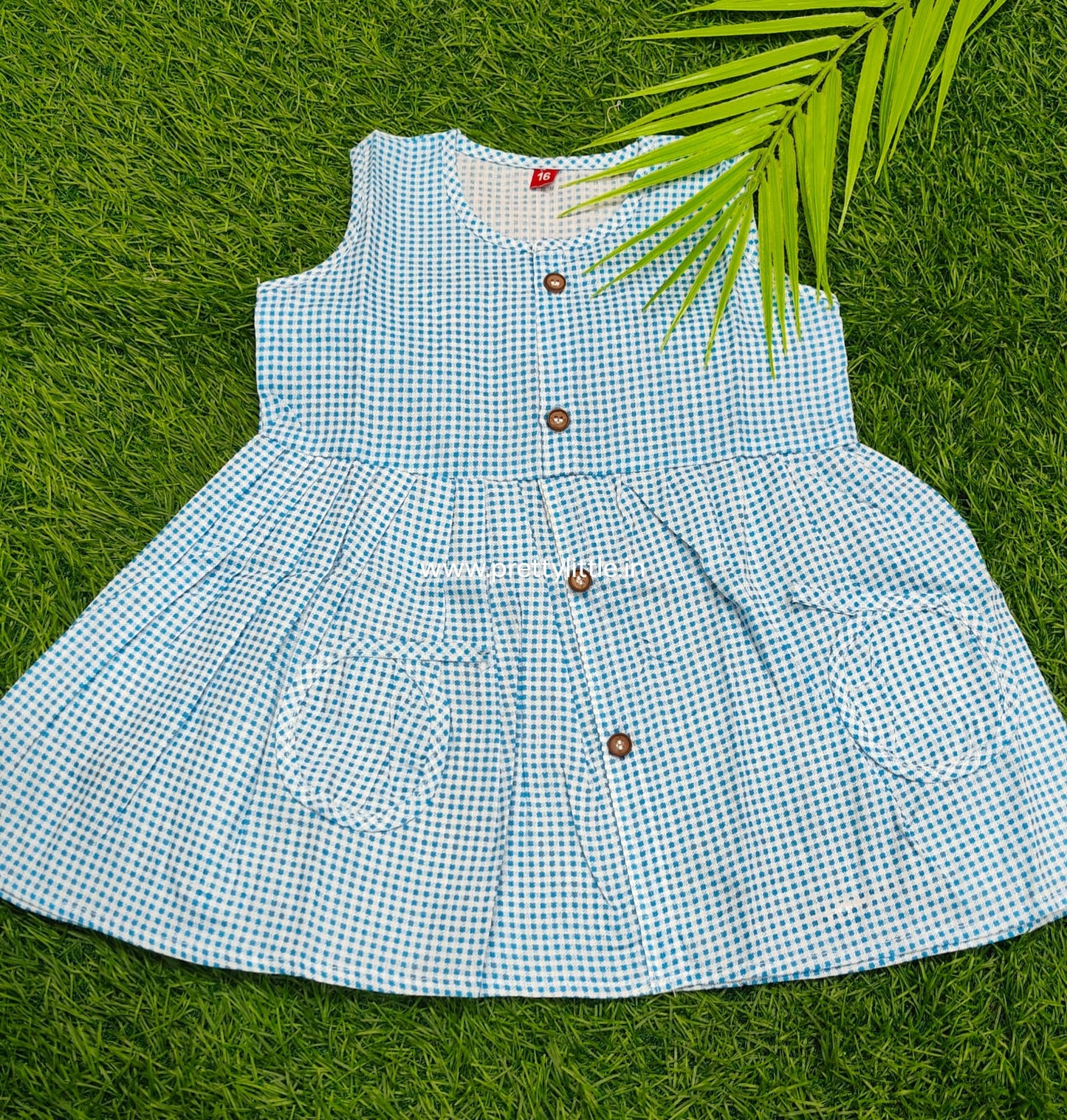 Chic & Comfy Checkered Pocket Dress – Stylish & Playful!" ( Best one dispatched)