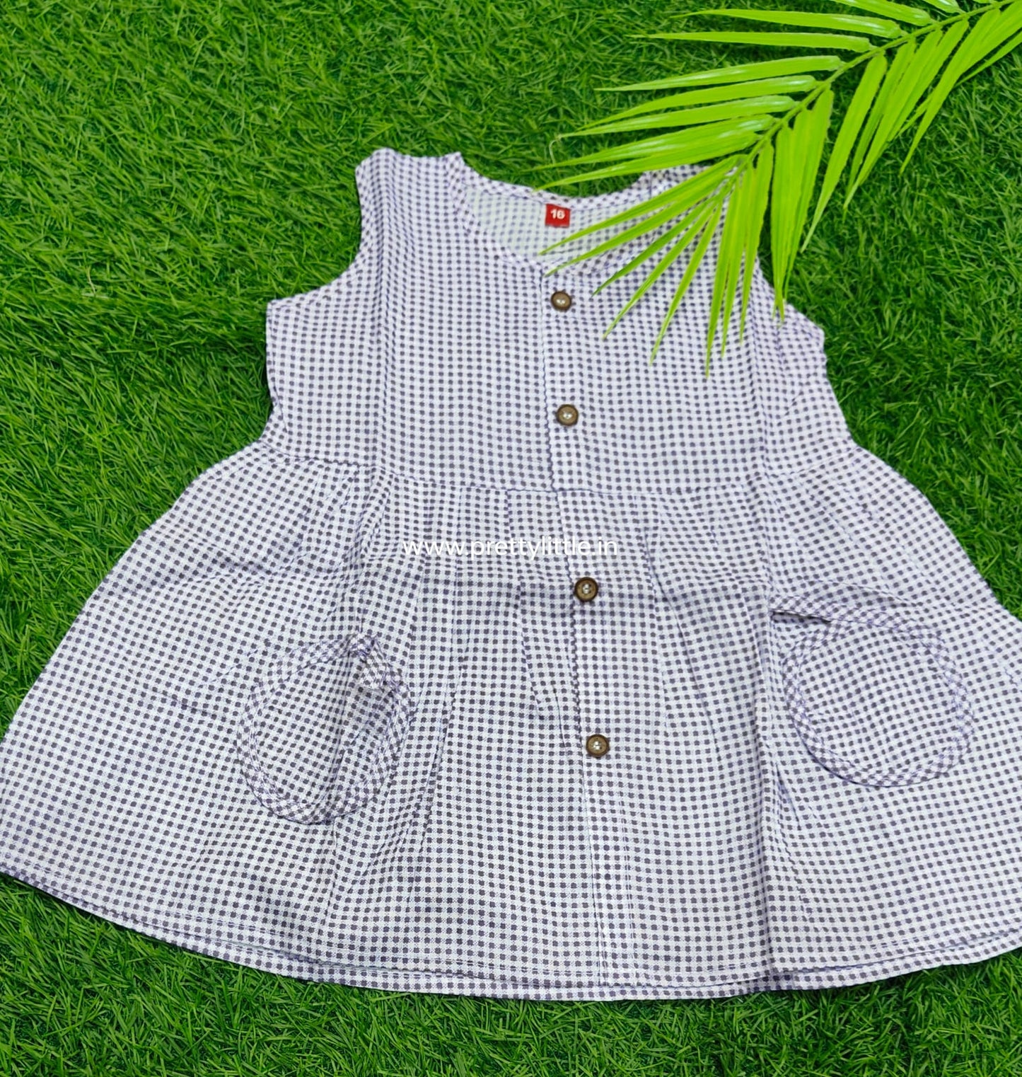 Chic & Comfy Checkered Pocket Dress – Stylish & Playful!" ( Best one dispatched)