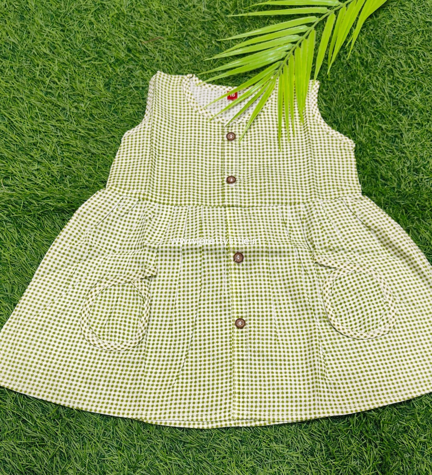 Chic & Comfy Checkered Pocket Dress – Stylish & Playful!" ( Best one dispatched)