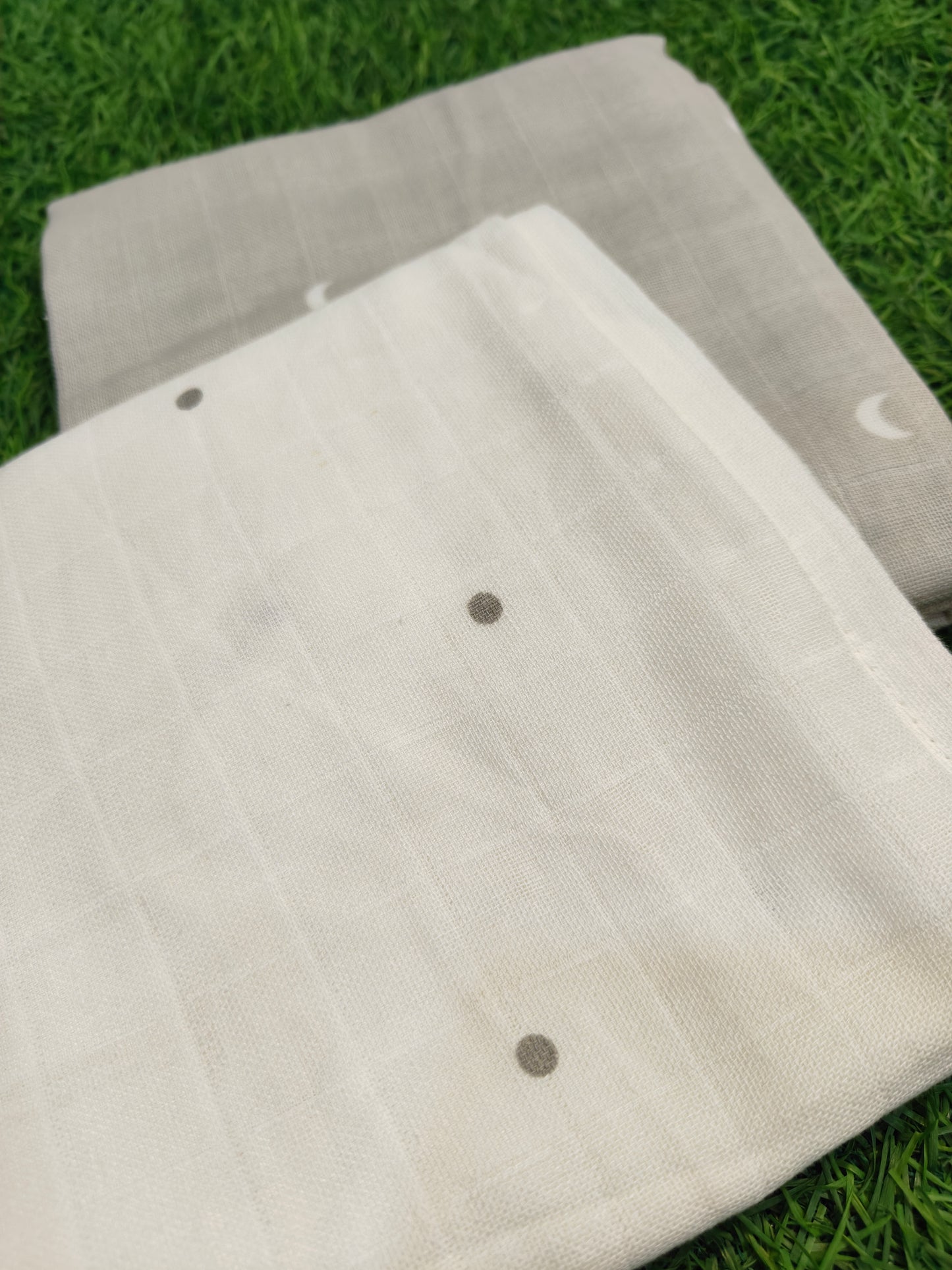 Muslin swaddle/Towel ( best one dispatched)