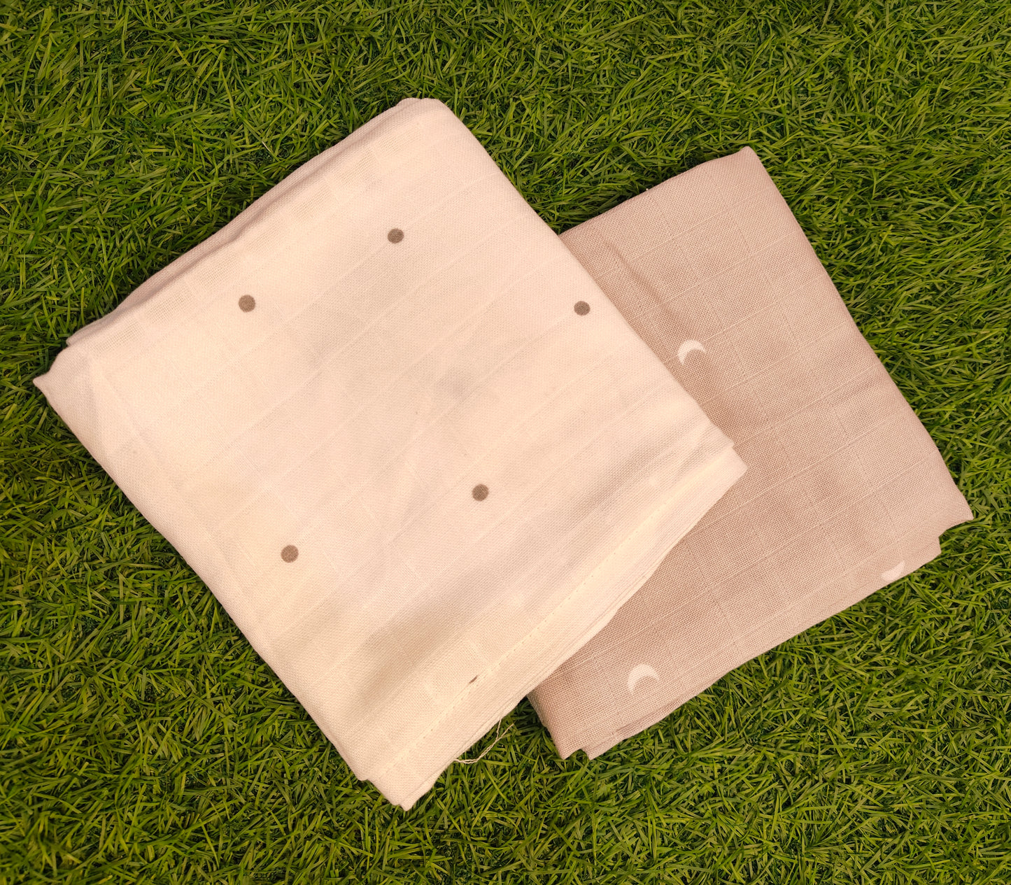 Muslin swaddle/Towel ( best one dispatched)