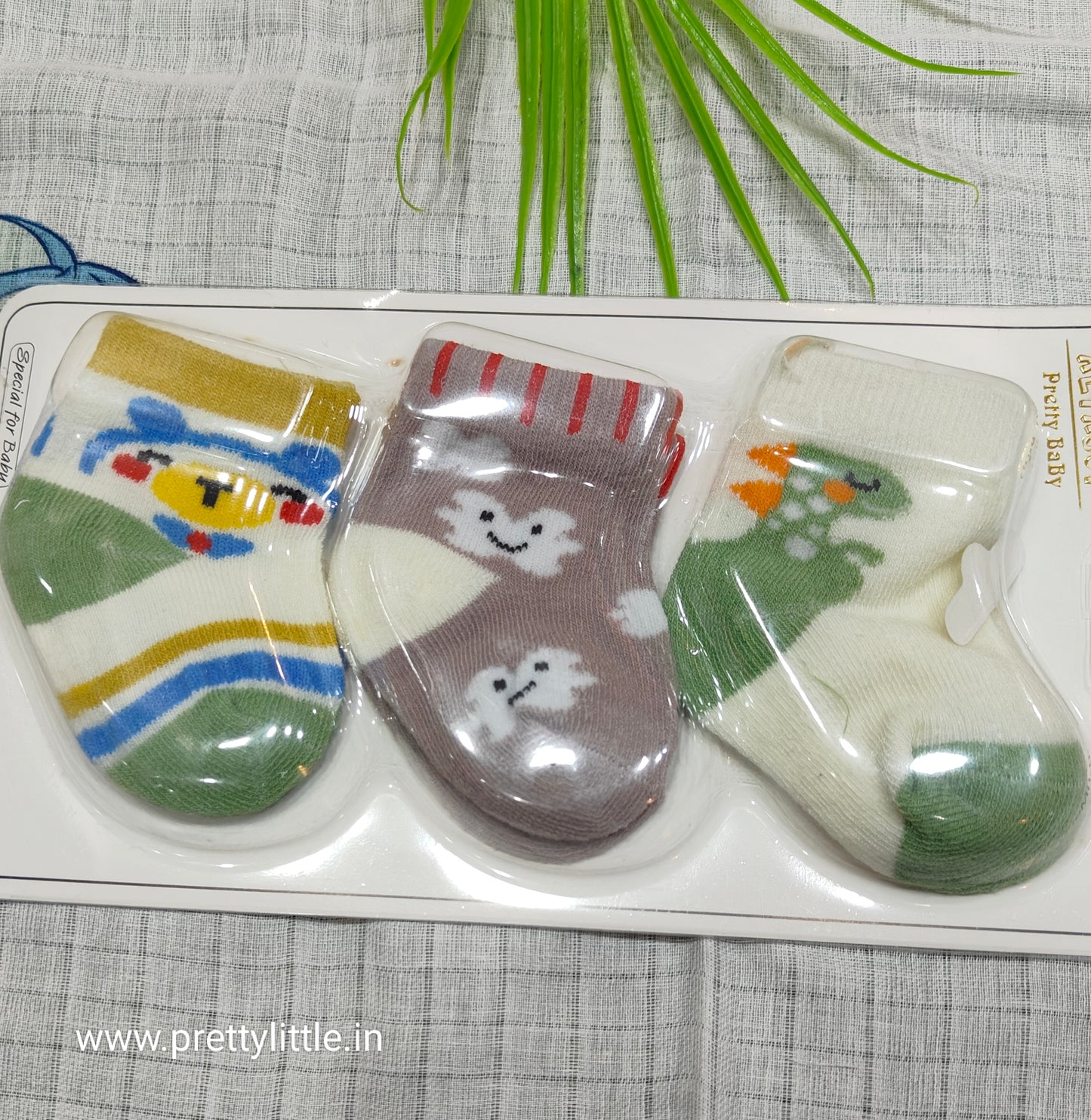Newborn Baby Socks and Gloves Set (0-6 Months) - Pack of 3 Soft and Stylish Pairs